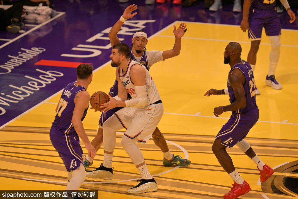 开云官网-湖人新闻：东契奇呼吁NBA尽快解决滑溜球场问题