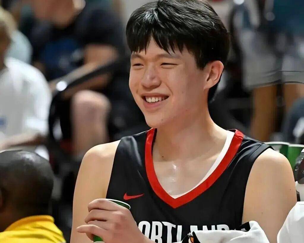 kaiyun-杨瀚森暴扣入选NBA十佳球！感谢韦斯利，斯普利特盛赞